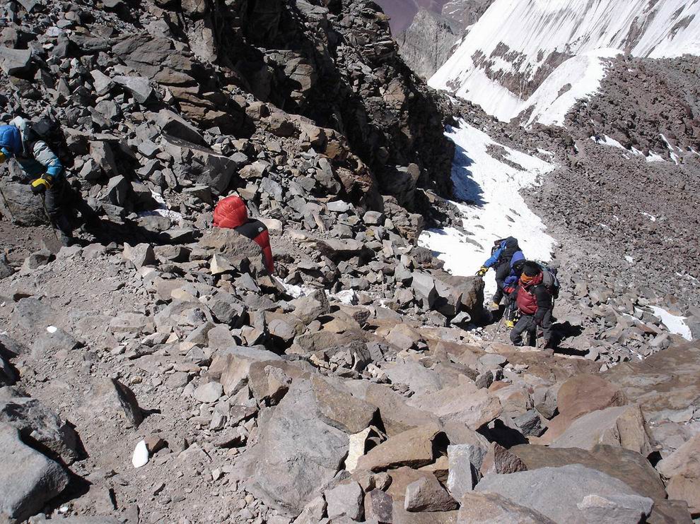 Lastaj metroj antaŭ la pinto.