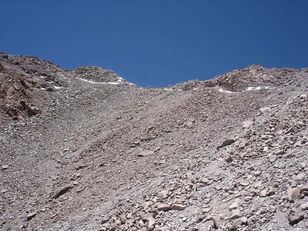 Supre de la KANALETO, la lasta vojparto estas trairata de aliaj suprenirantoj.