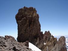 Inter la KANALETO kaj la TRAIREJO DE LA GRANDA TRANSPORTO.