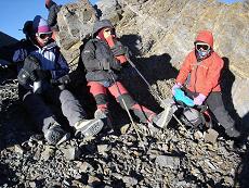 Manĝado en la RIFUĜEJO SENDEPENDECO.